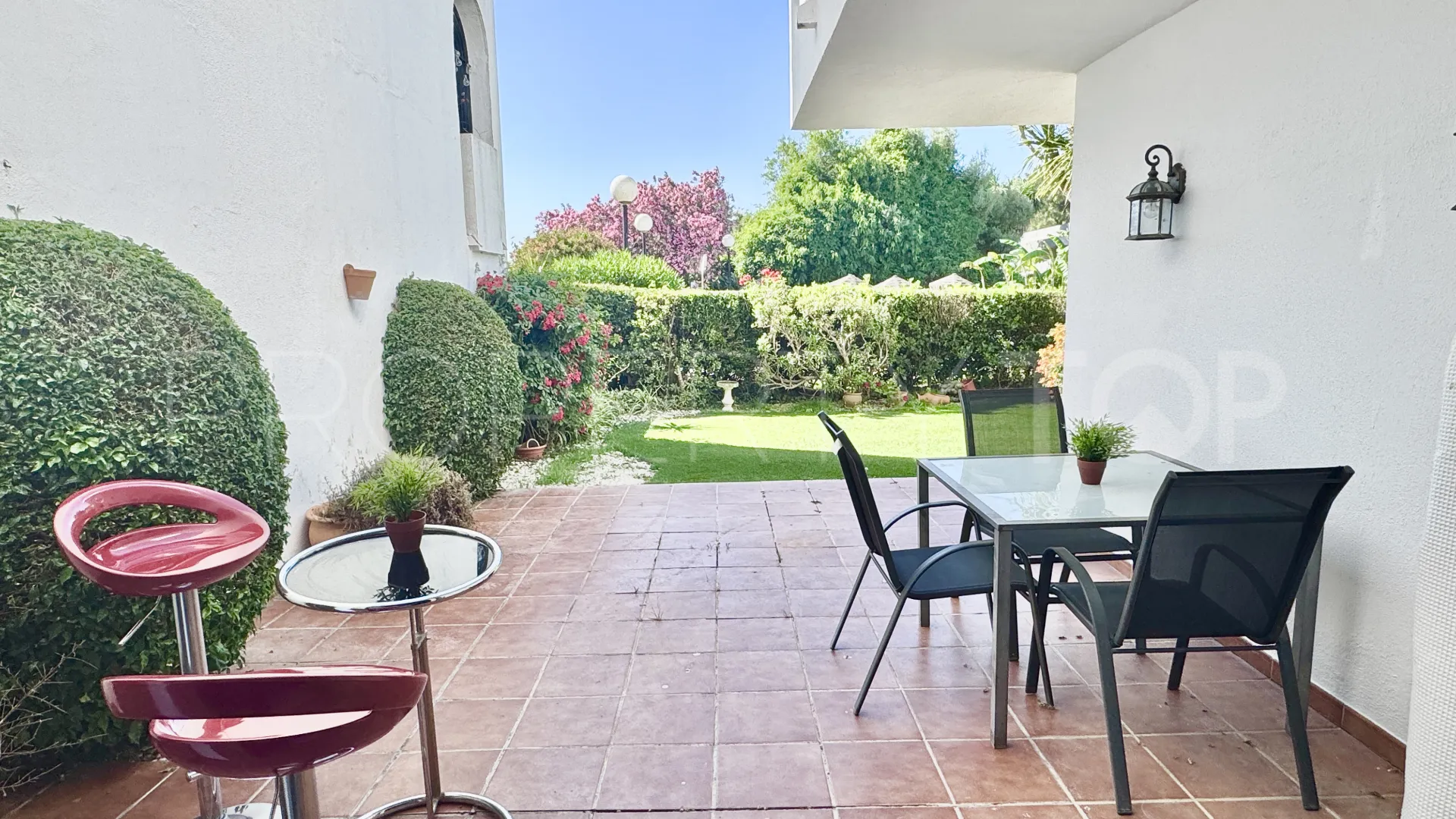 Apartamento planta baja a la venta en Jardines de Sotogrande con 2 dormitorios