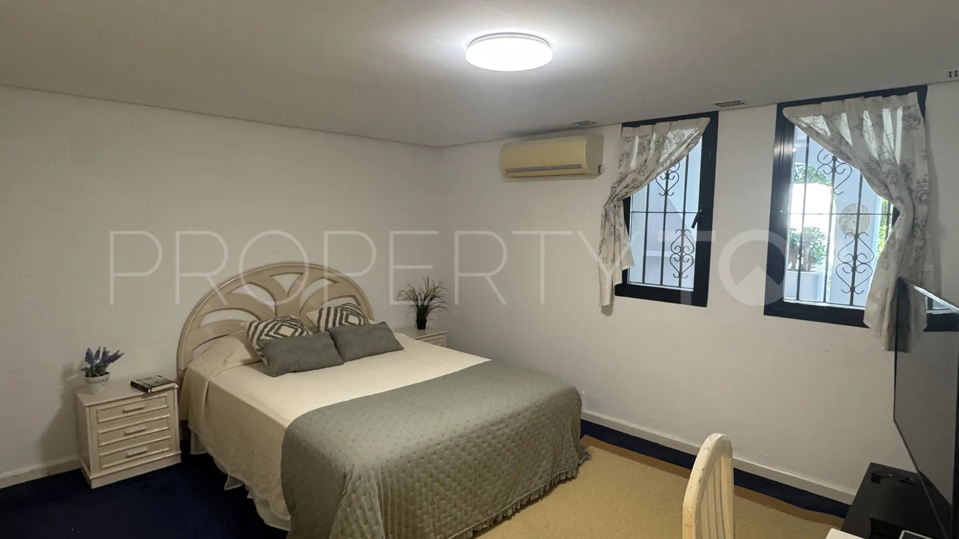 Apartamento planta baja a la venta en Jardines de Sotogrande con 2 dormitorios