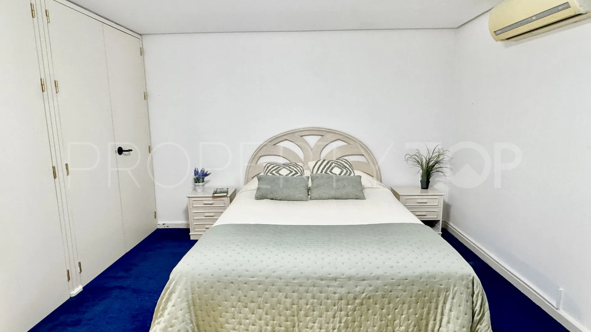 Apartamento planta baja a la venta en Jardines de Sotogrande con 2 dormitorios