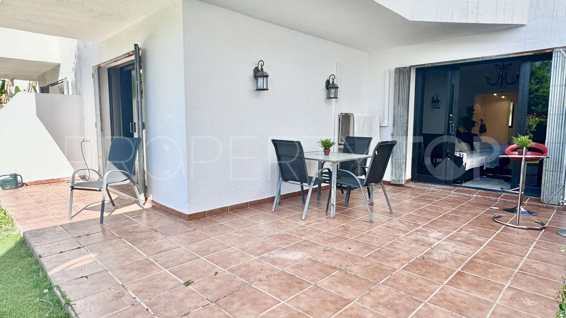 Apartamento planta baja a la venta en Jardines de Sotogrande con 2 dormitorios
