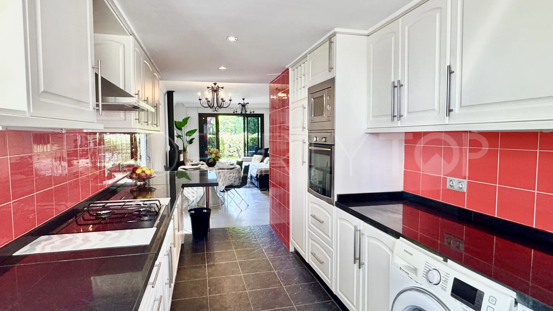 Apartamento planta baja a la venta en Jardines de Sotogrande con 2 dormitorios