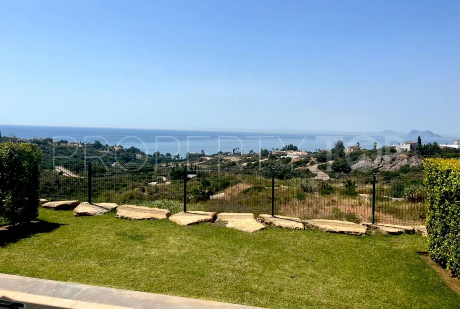 For sale Bahia de las Rocas ground floor apartment with 2 bedrooms