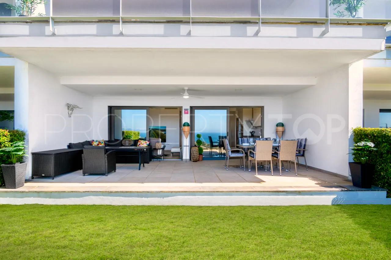 Se vende apartamento planta baja en Bahia de las Rocas de 2 dormitorios