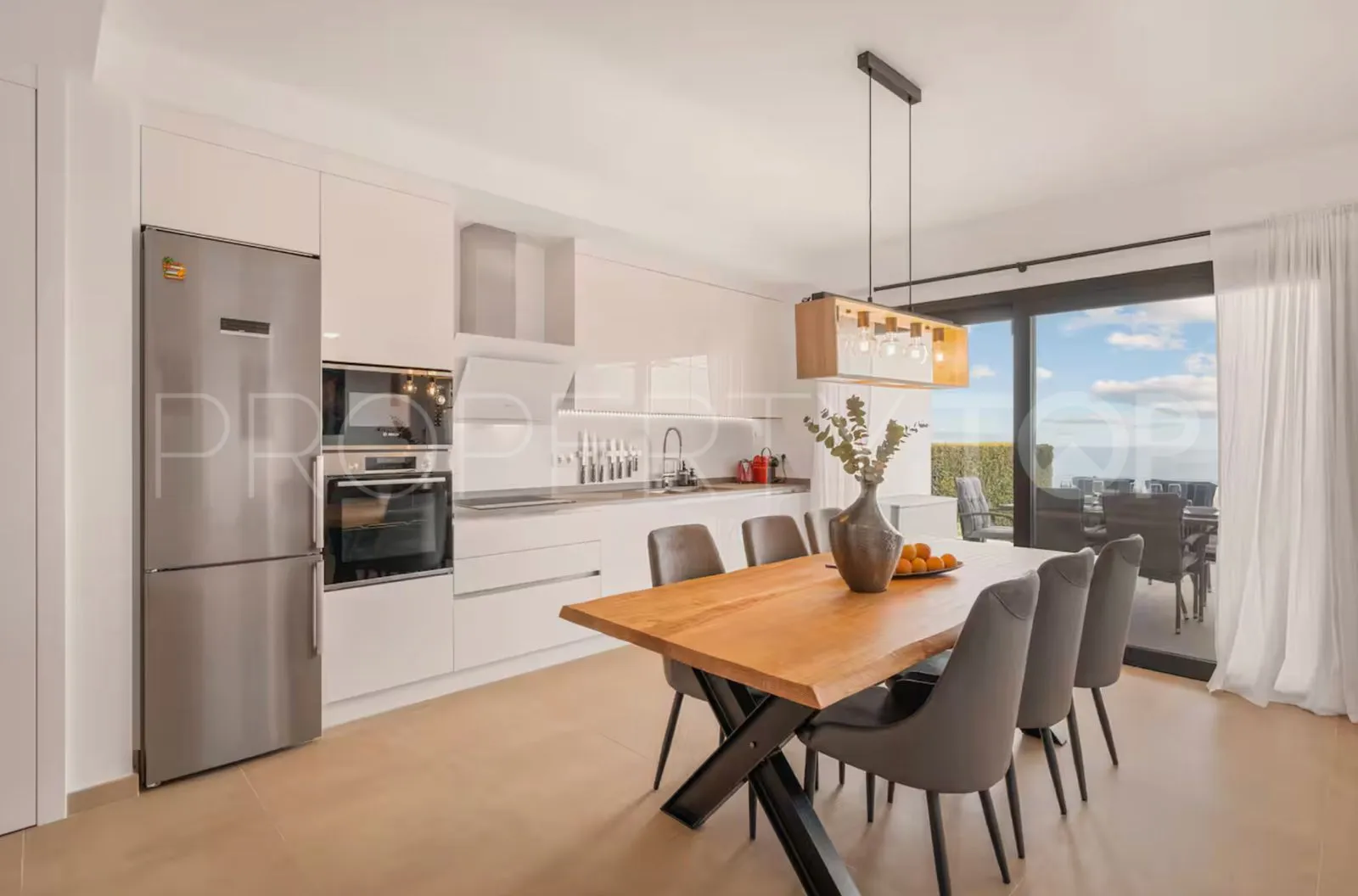 For sale Bahia de las Rocas ground floor apartment with 2 bedrooms
