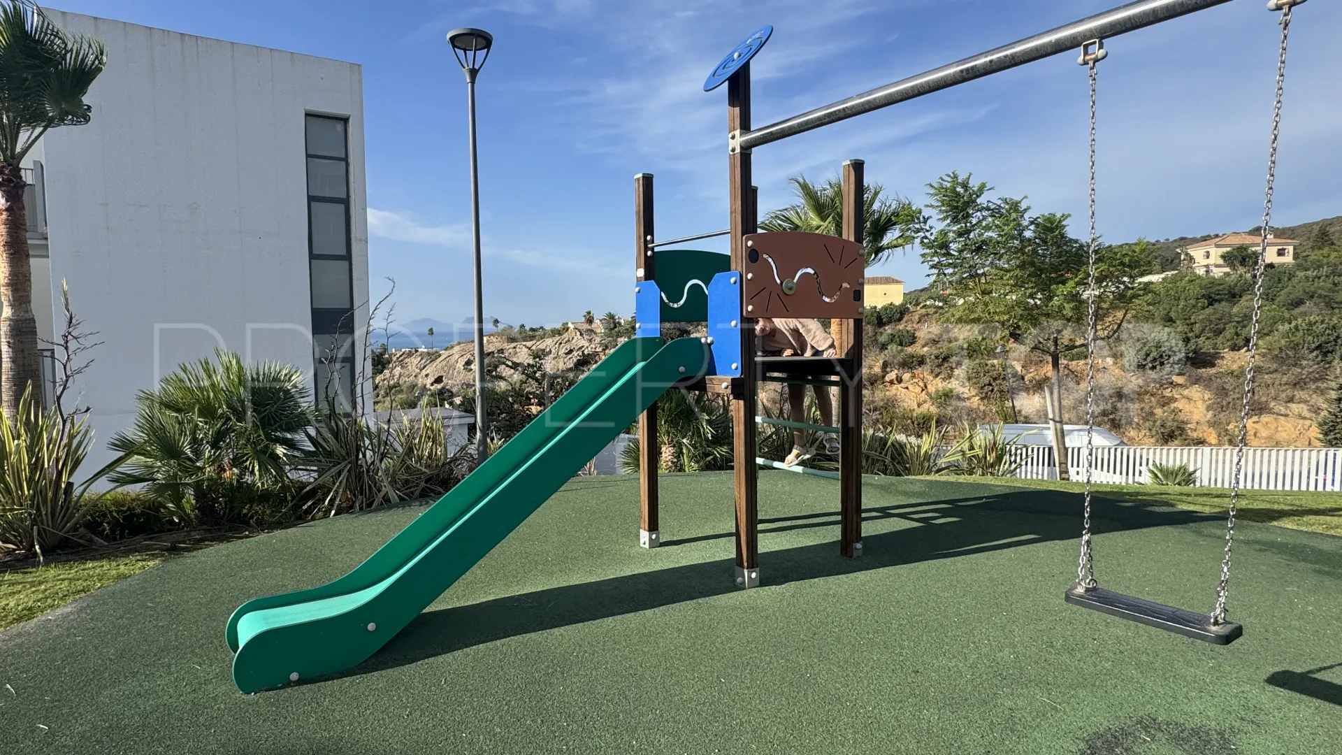For sale La Duquesa ground floor apartment with 2 bedrooms