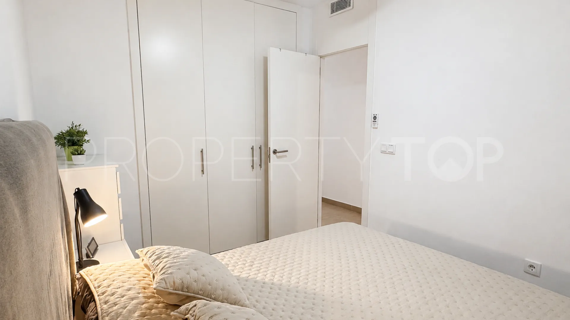 For sale La Duquesa ground floor apartment with 2 bedrooms
