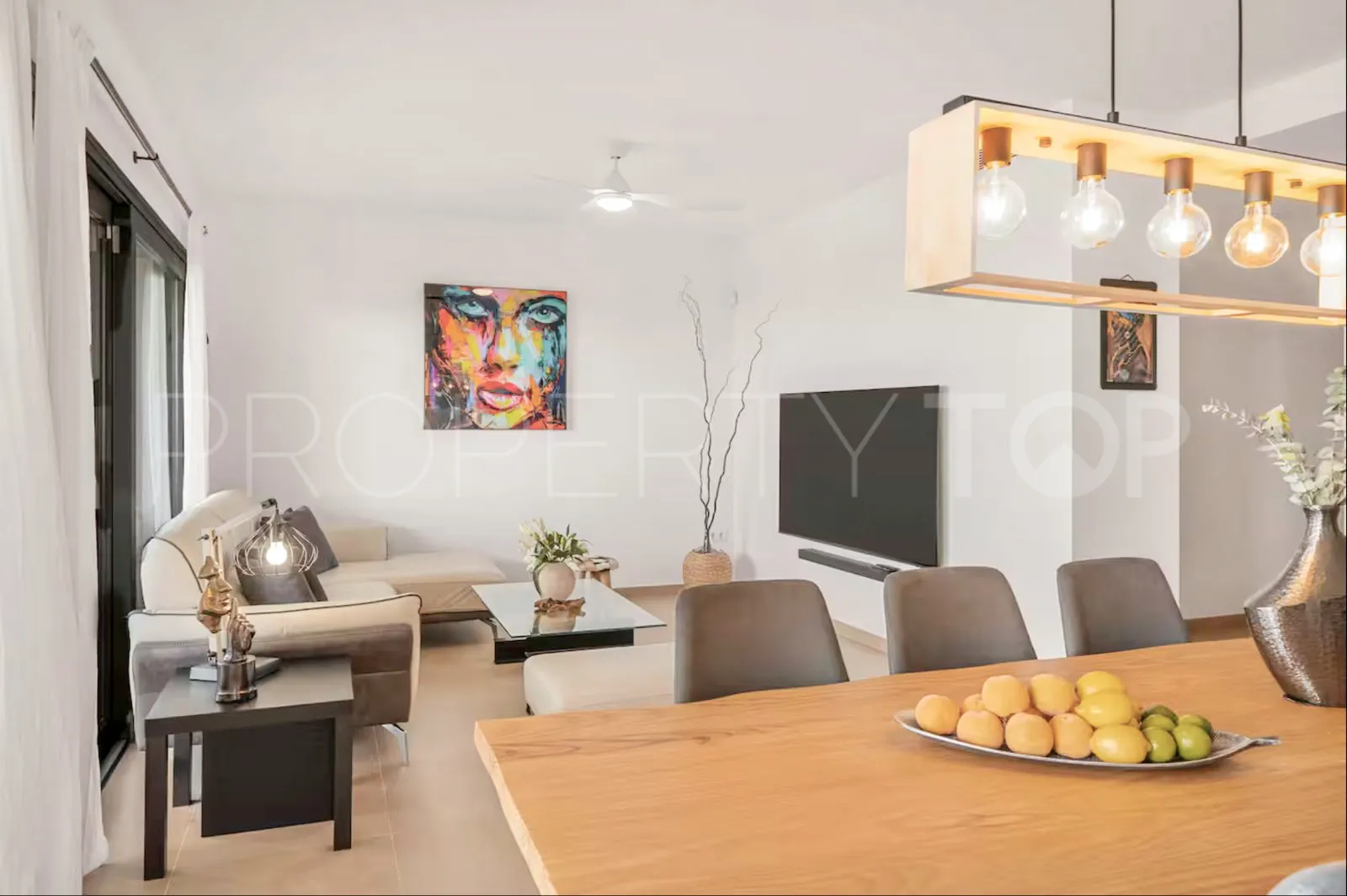 Se vende apartamento planta baja en Bahia de las Rocas de 2 dormitorios