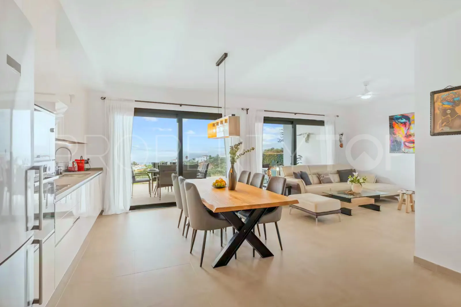 Se vende apartamento planta baja en Bahia de las Rocas de 2 dormitorios