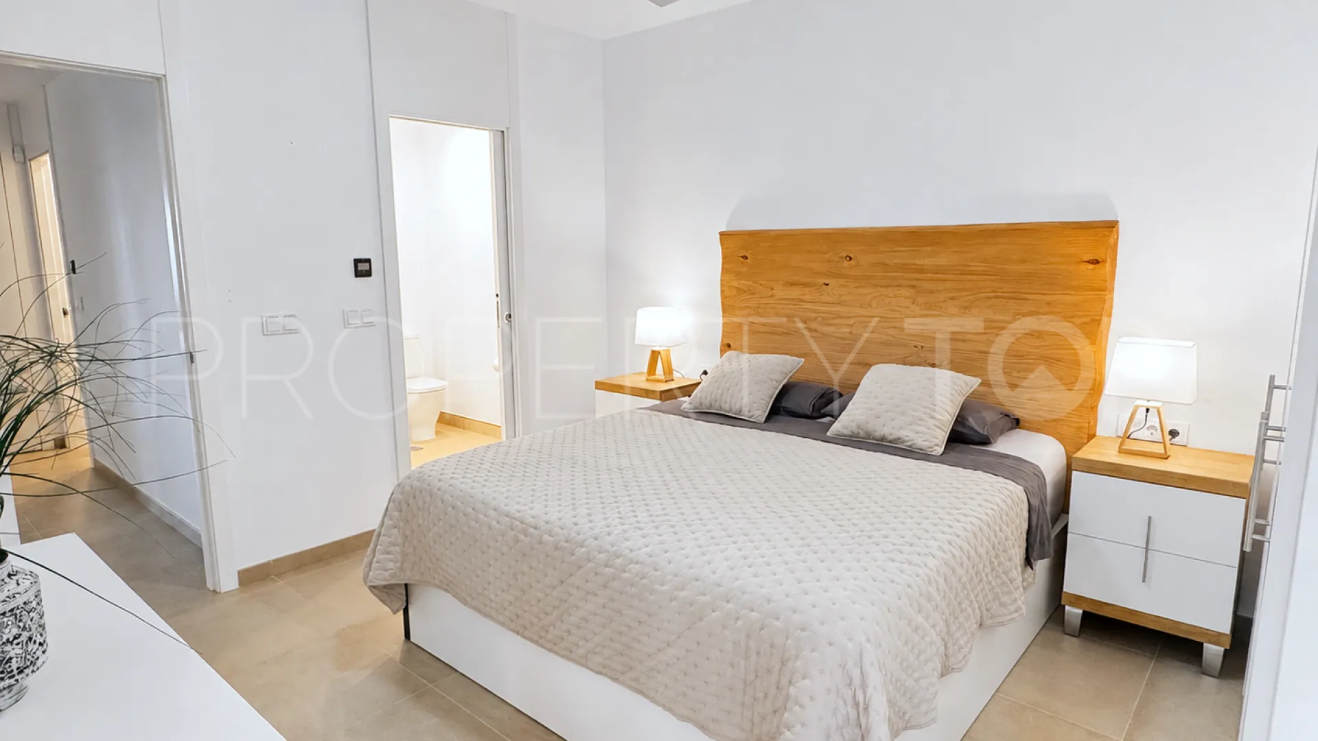 Se vende apartamento planta baja en Bahia de las Rocas de 2 dormitorios