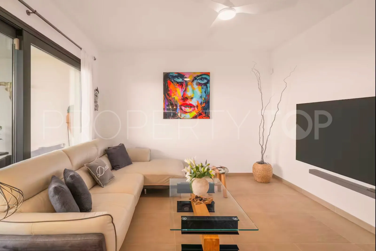 Se vende apartamento planta baja en Bahia de las Rocas de 2 dormitorios