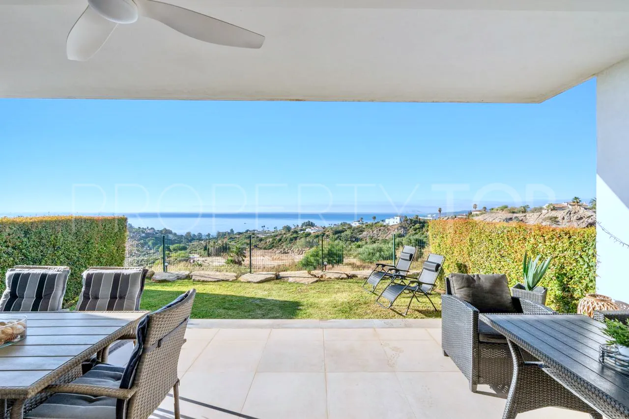 Se vende apartamento planta baja en Bahia de las Rocas de 2 dormitorios