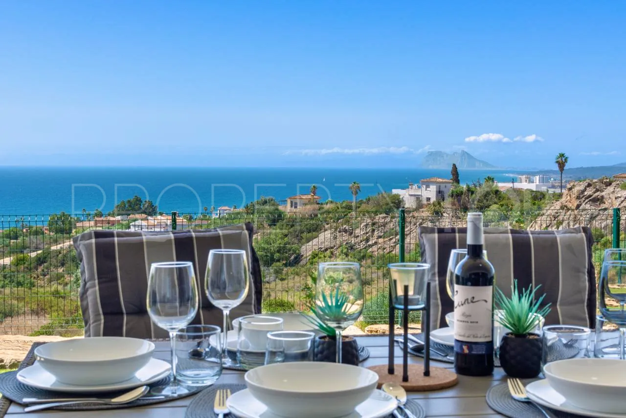 Se vende apartamento planta baja en Bahia de las Rocas de 2 dormitorios