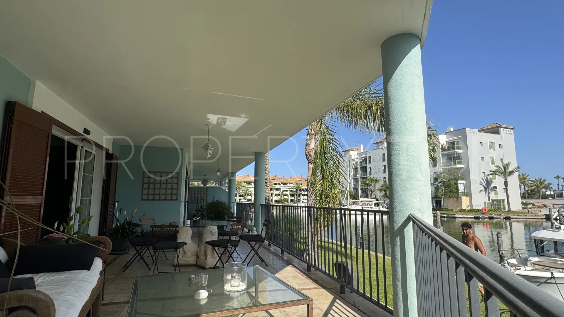 For sale 3 bedrooms ground floor apartment in Isla Carey