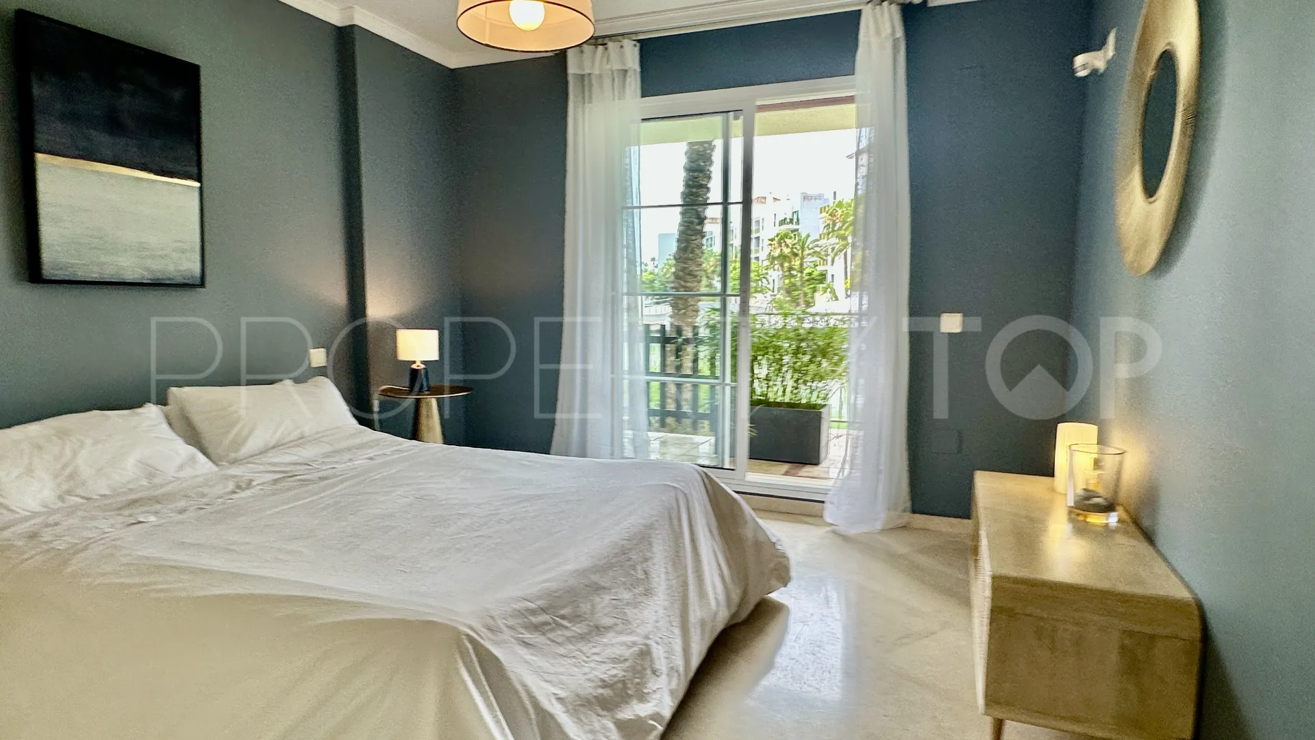 For sale 3 bedrooms ground floor apartment in Isla Carey