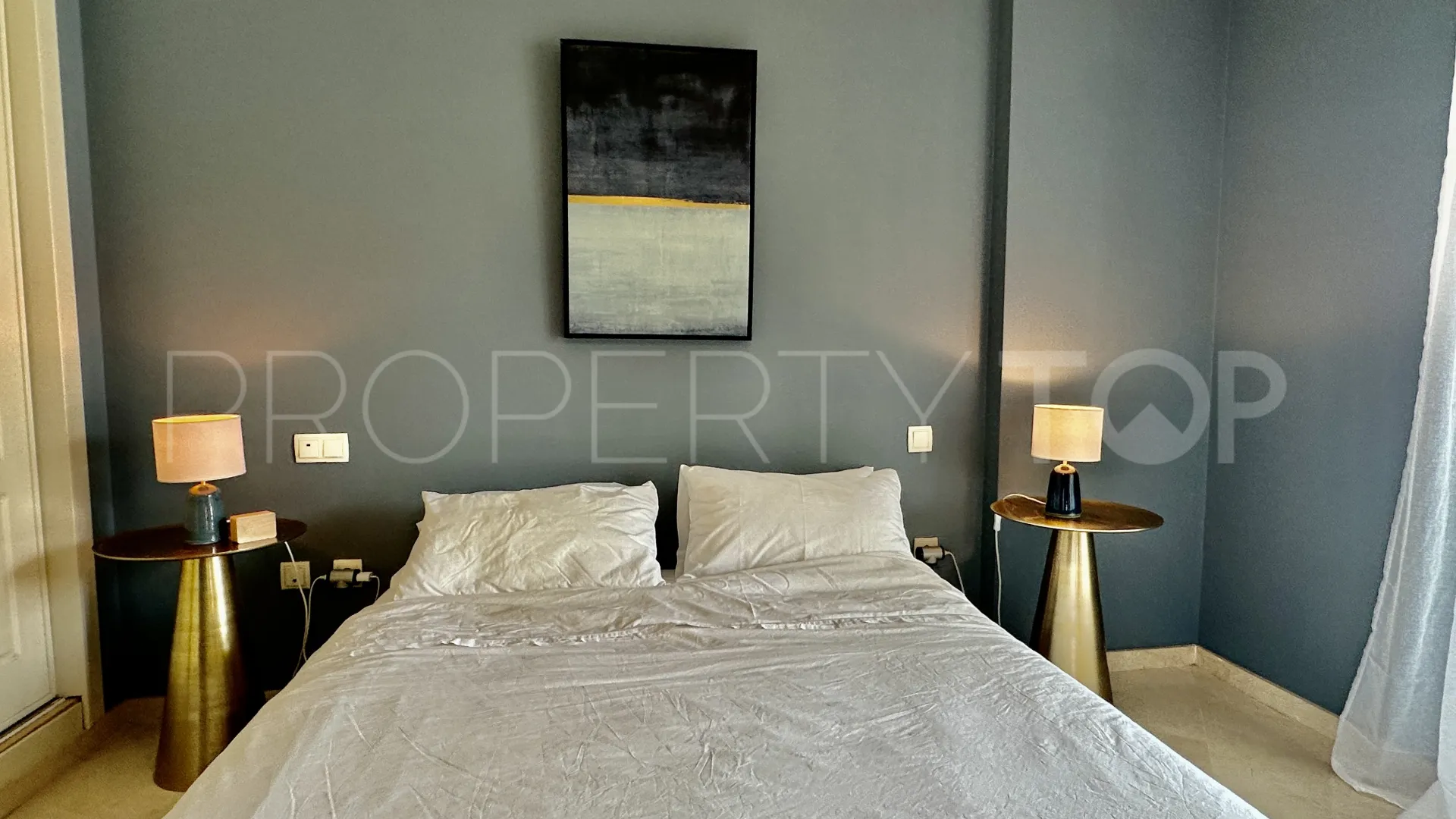 For sale 3 bedrooms ground floor apartment in Isla Carey
