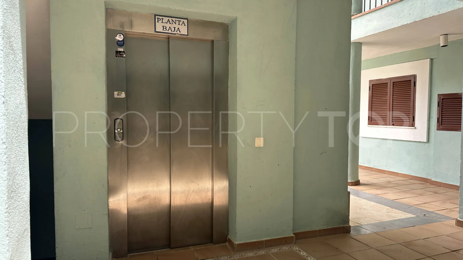 For sale 3 bedrooms ground floor apartment in Isla Carey