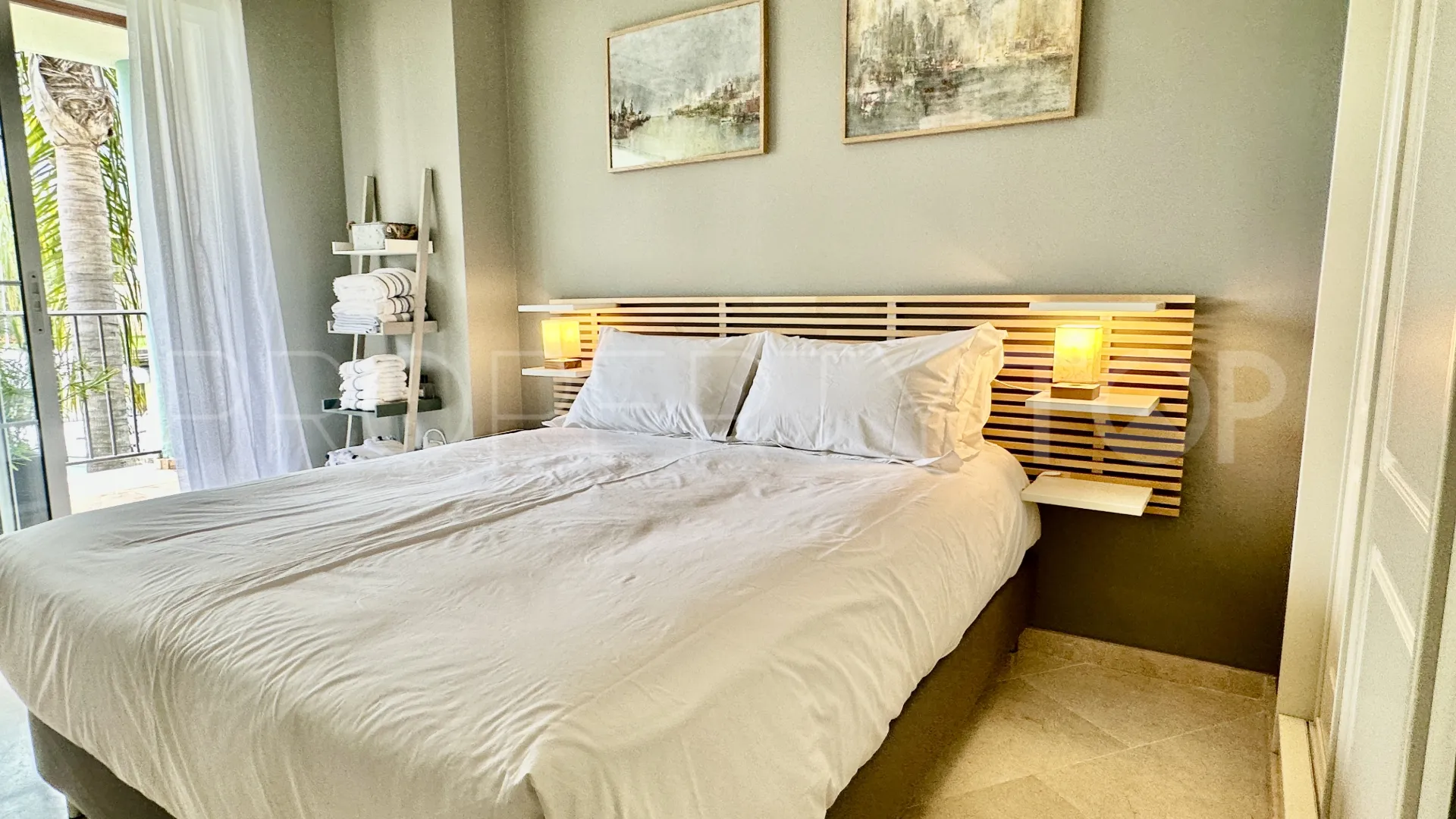 For sale 3 bedrooms ground floor apartment in Isla Carey