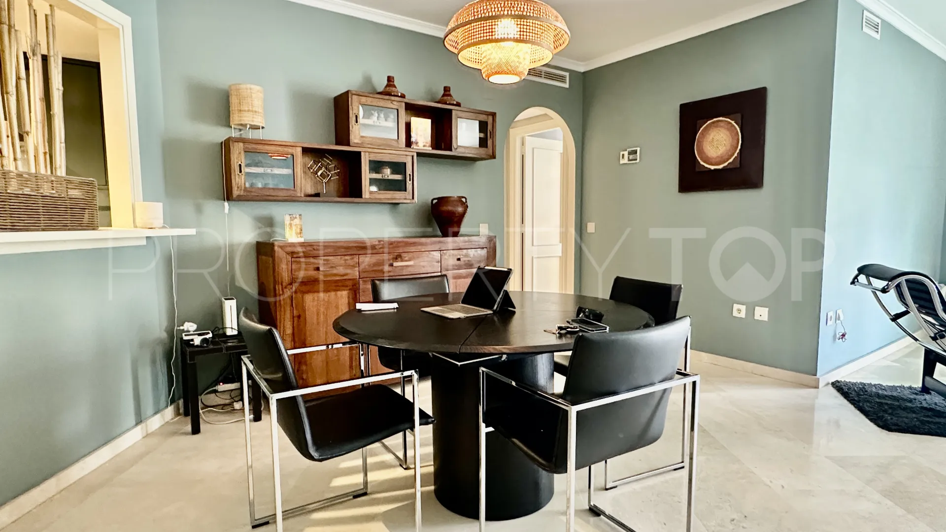For sale 3 bedrooms ground floor apartment in Isla Carey