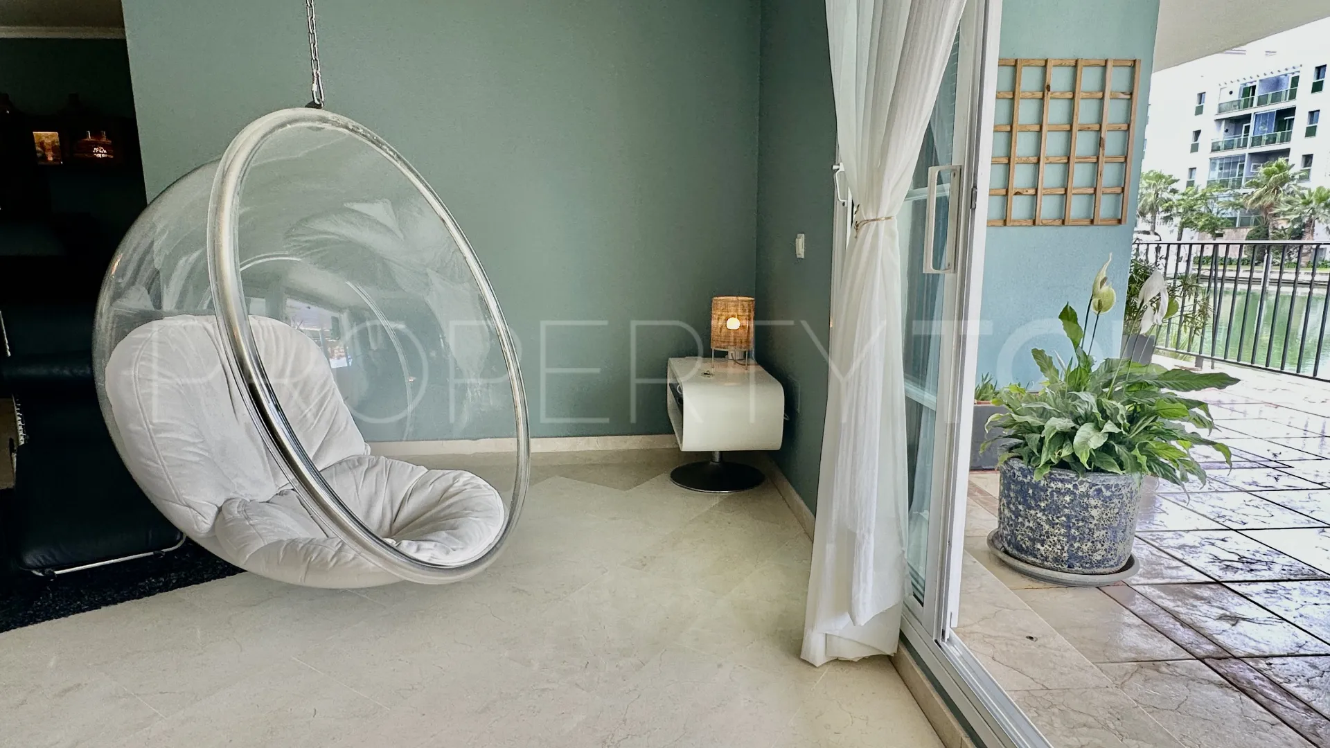 For sale 3 bedrooms ground floor apartment in Isla Carey