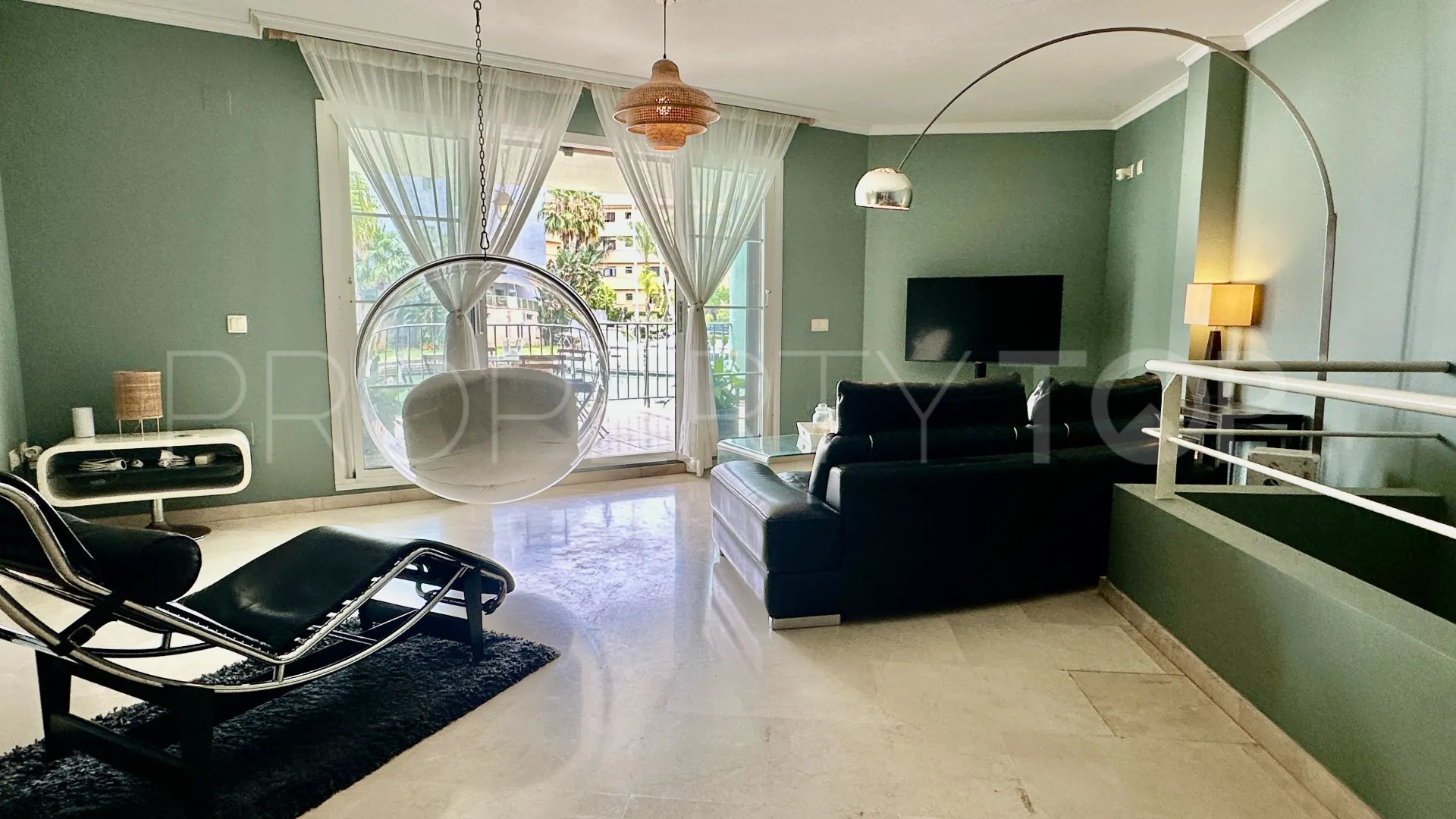 For sale 3 bedrooms ground floor apartment in Isla Carey