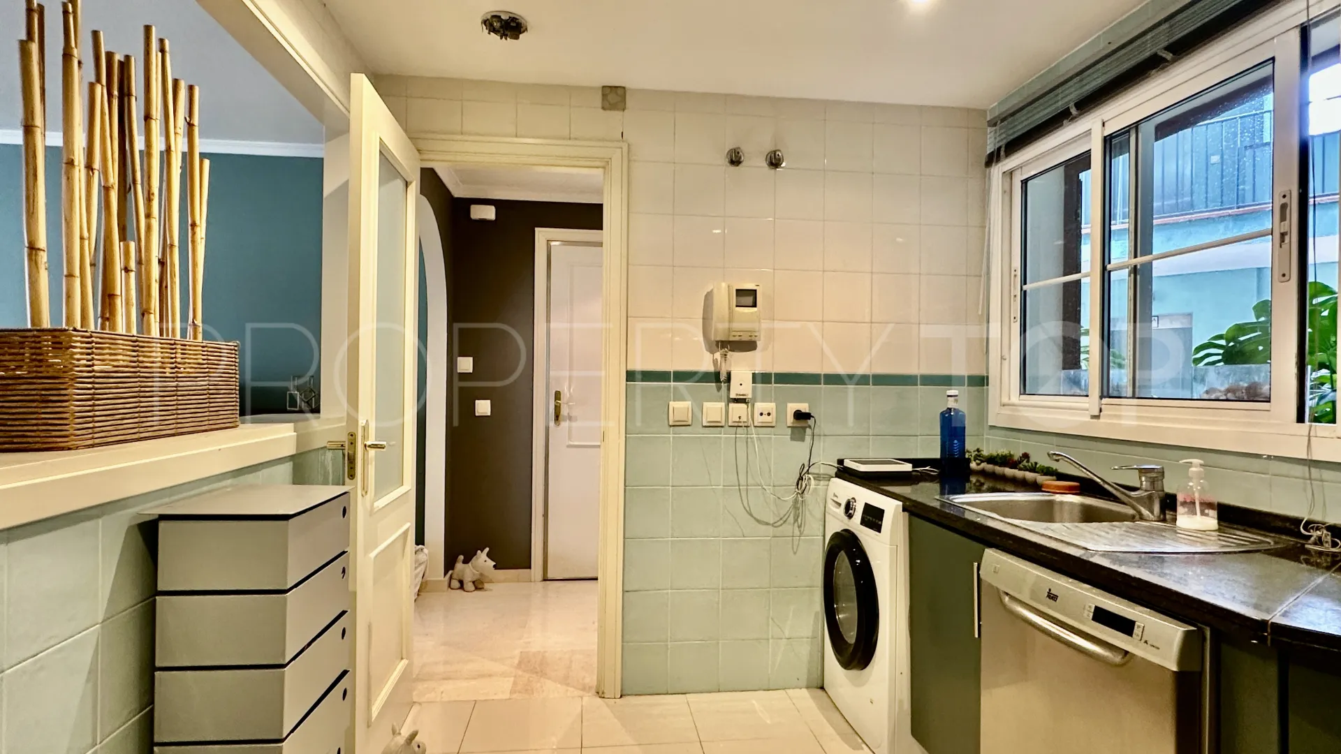 For sale 3 bedrooms ground floor apartment in Isla Carey