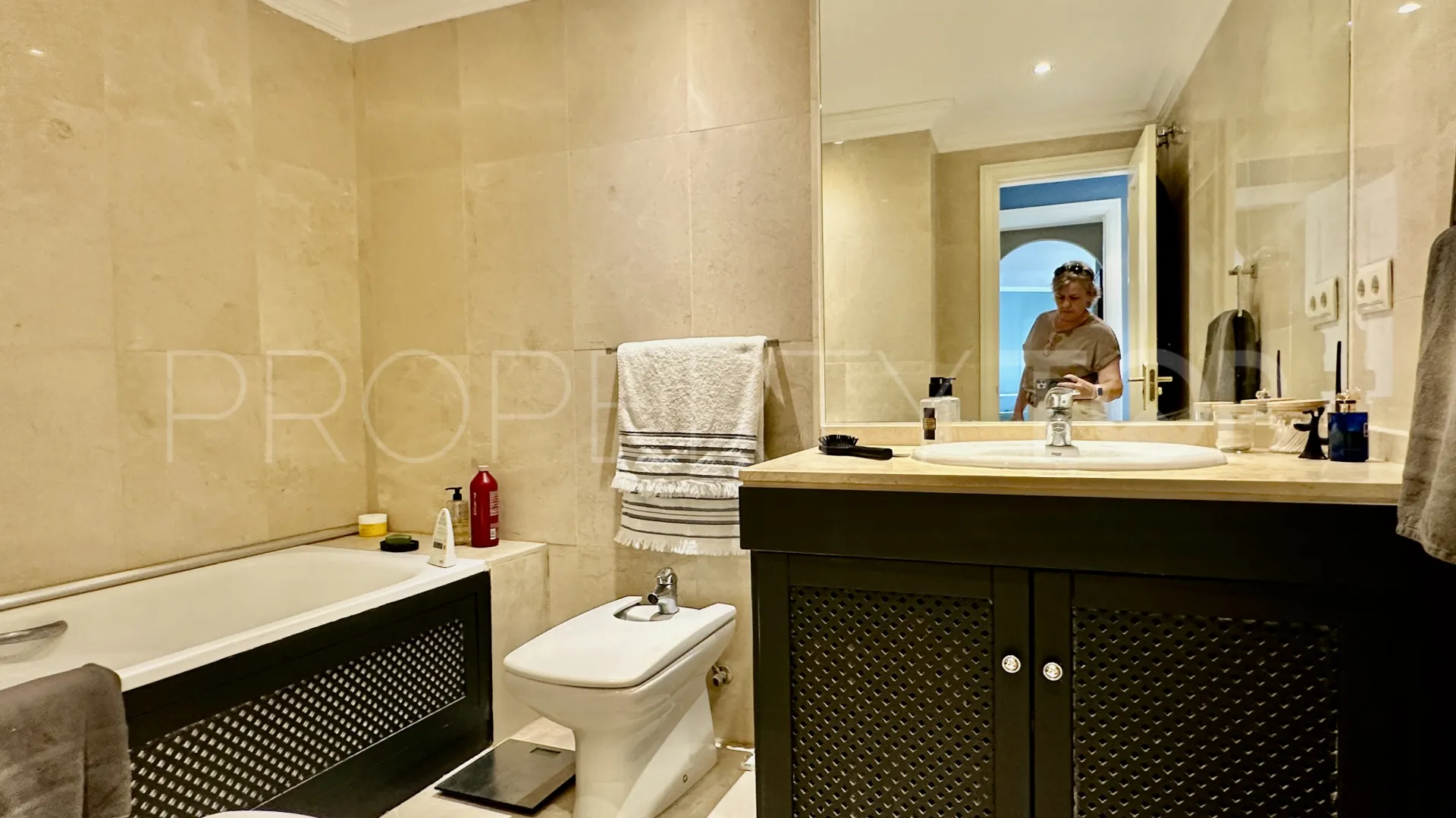For sale 3 bedrooms ground floor apartment in Isla Carey