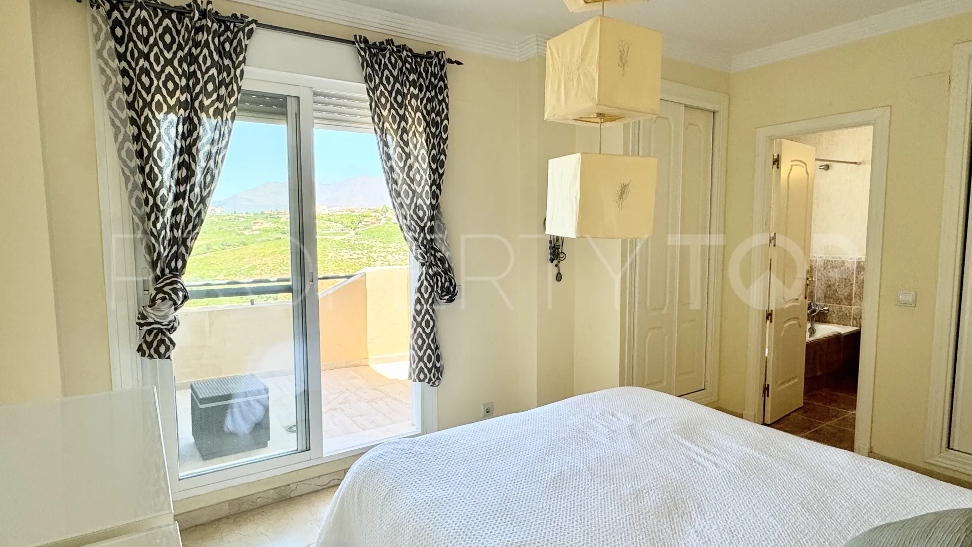 For sale town house in Manilva