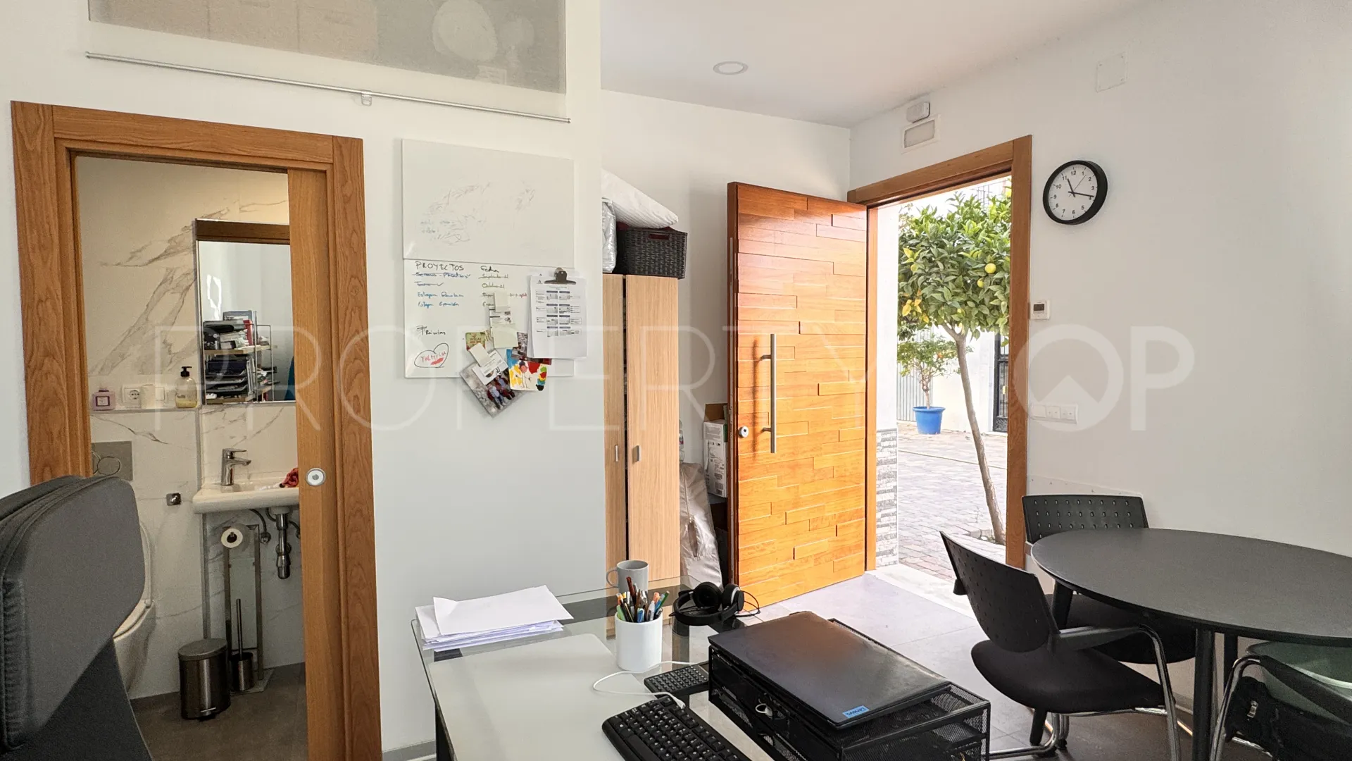 Buy ground floor duplex with 3 bedrooms in Estepona