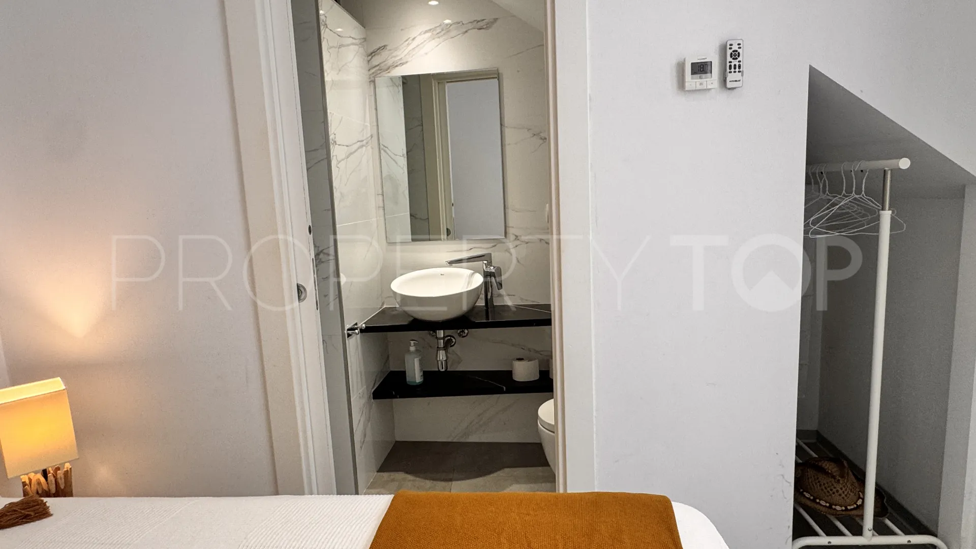 Buy ground floor duplex with 3 bedrooms in Estepona