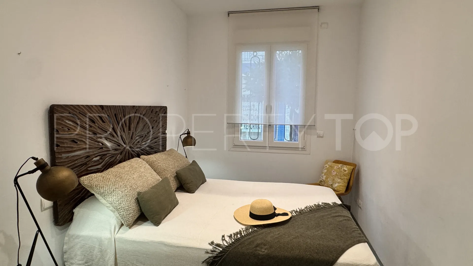 Buy ground floor duplex with 3 bedrooms in Estepona