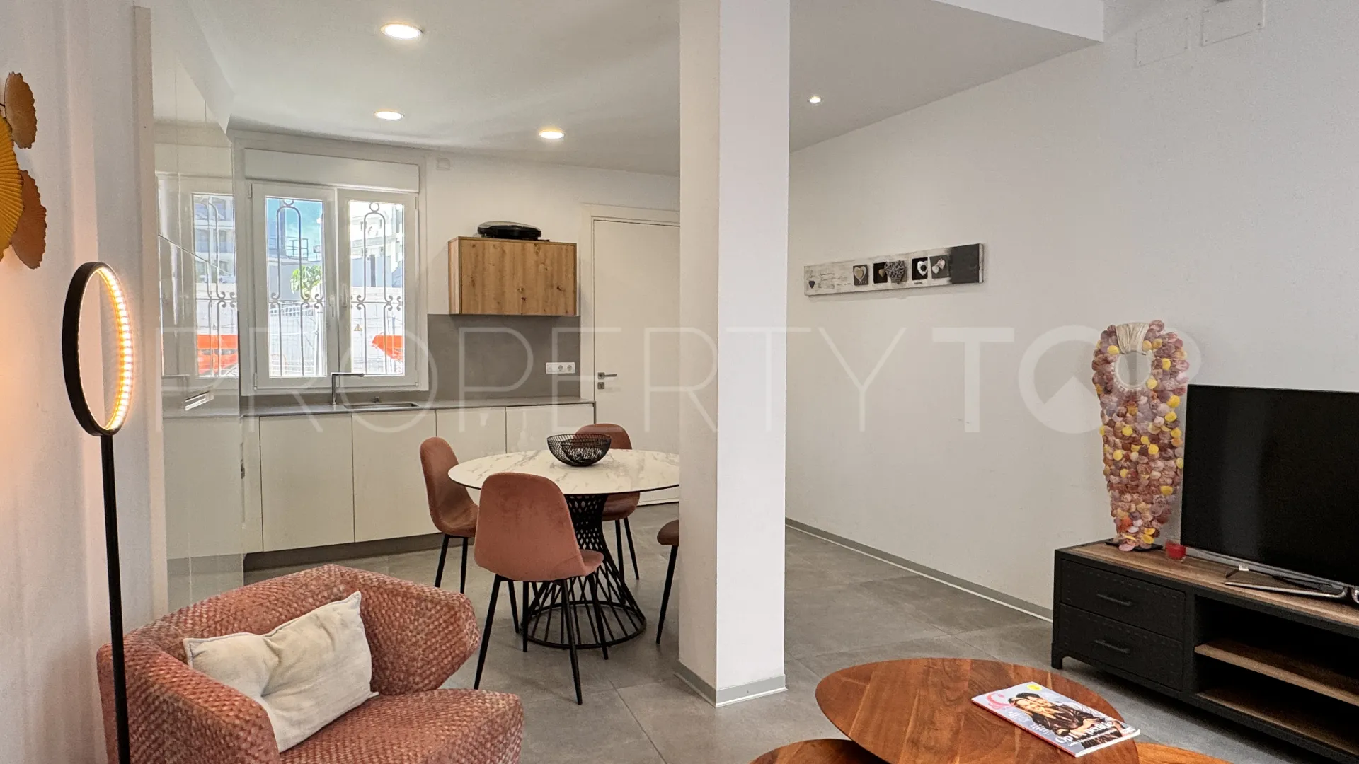 Buy ground floor duplex with 3 bedrooms in Estepona