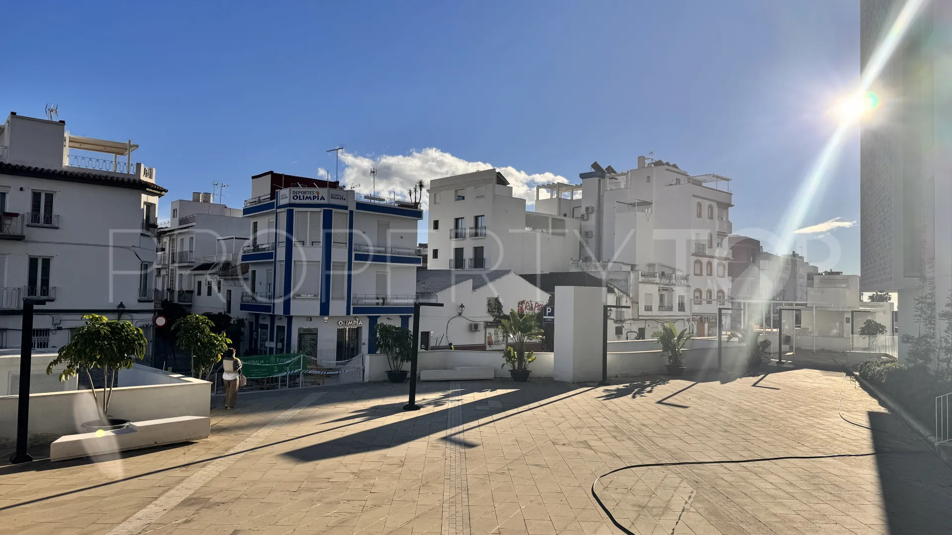 Buy ground floor duplex with 3 bedrooms in Estepona