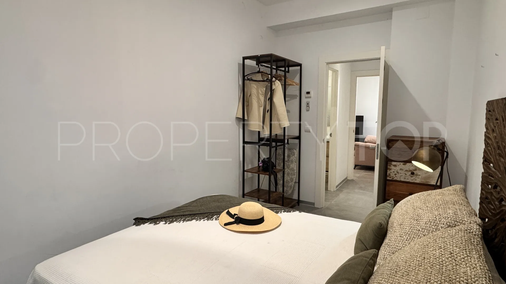 Buy ground floor duplex with 3 bedrooms in Estepona