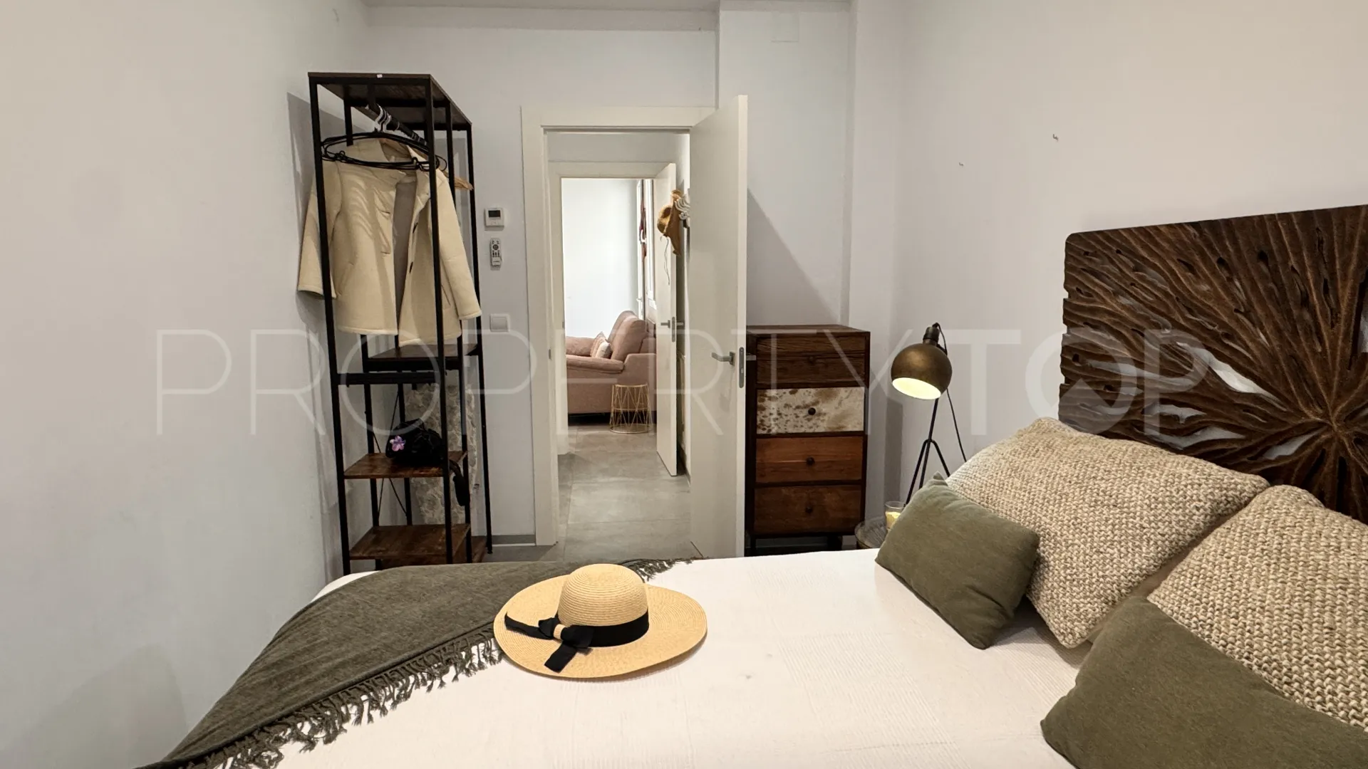 Buy ground floor duplex with 3 bedrooms in Estepona