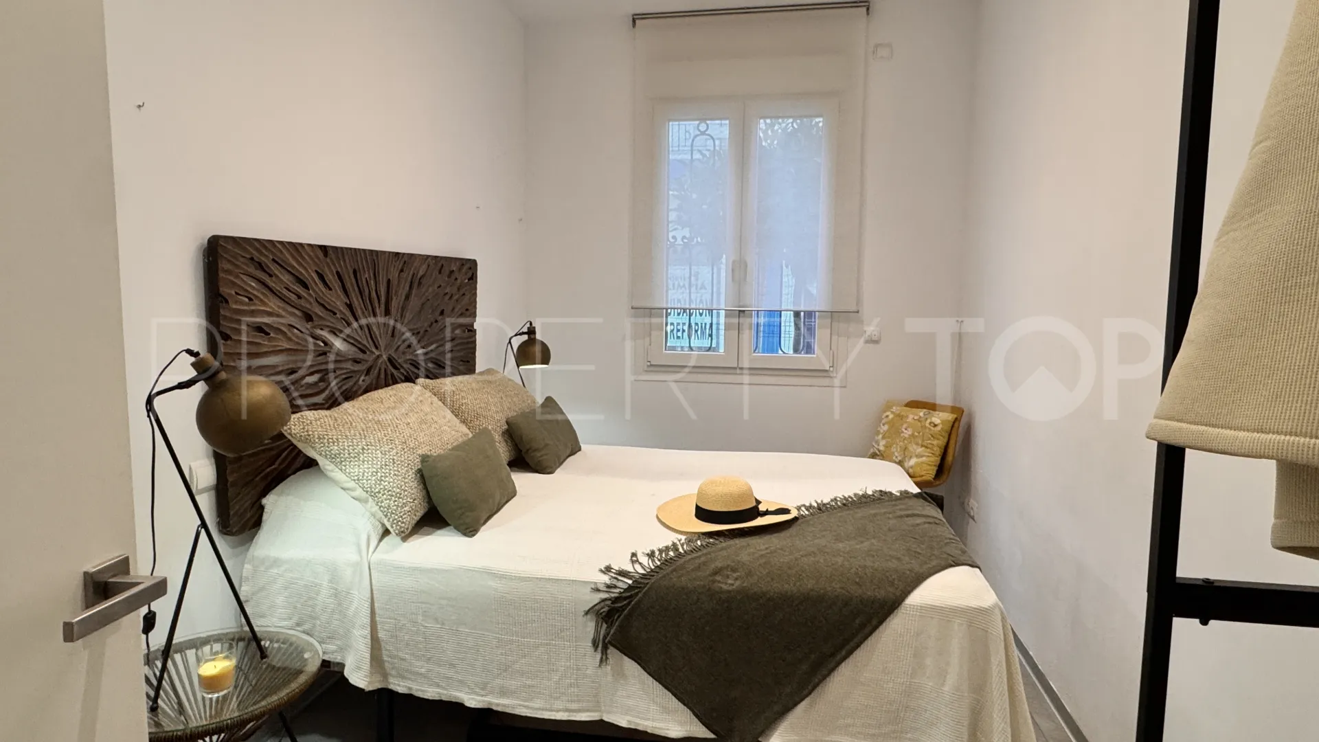 Buy ground floor duplex with 3 bedrooms in Estepona