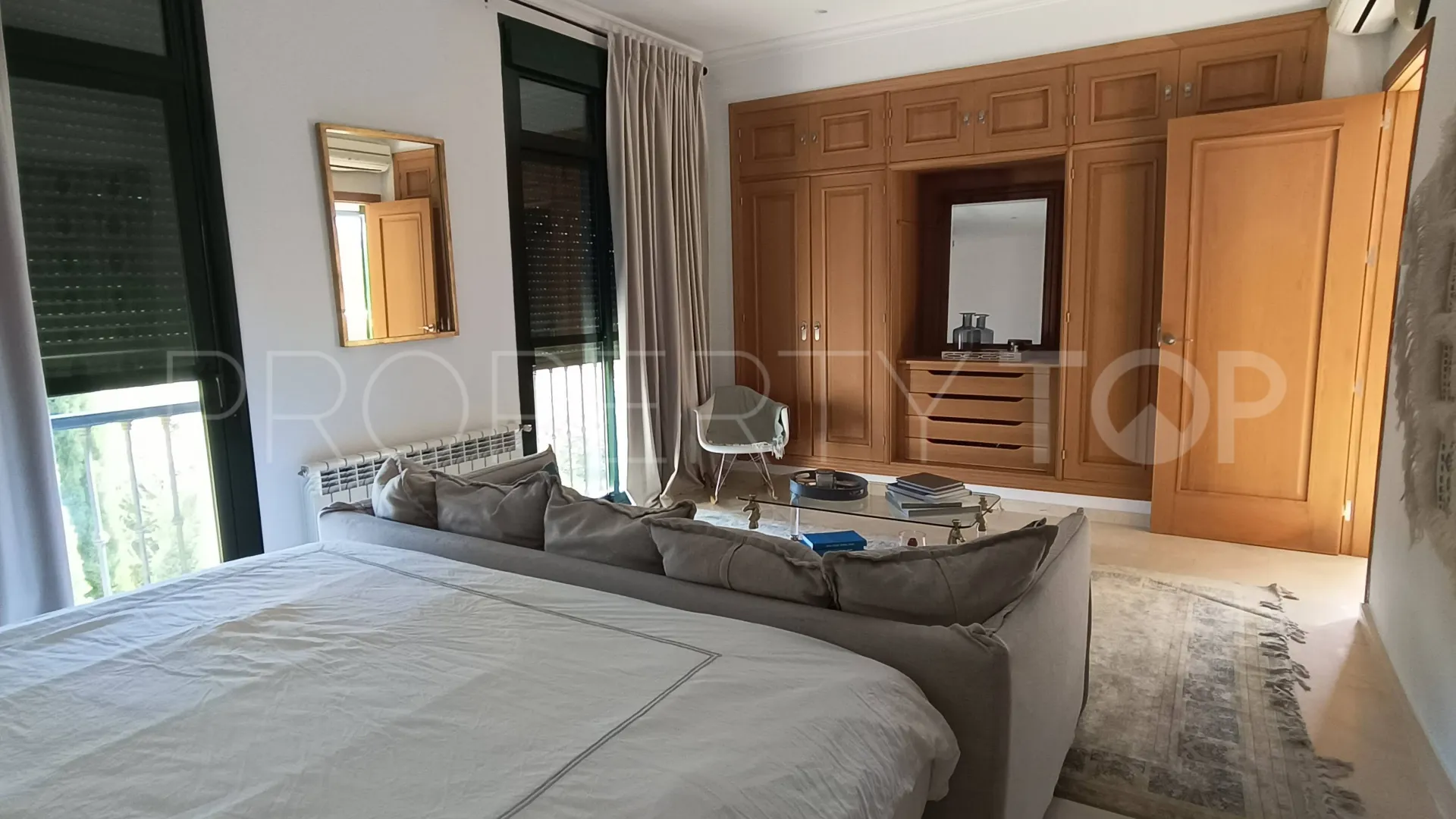 For sale villa in Zona F