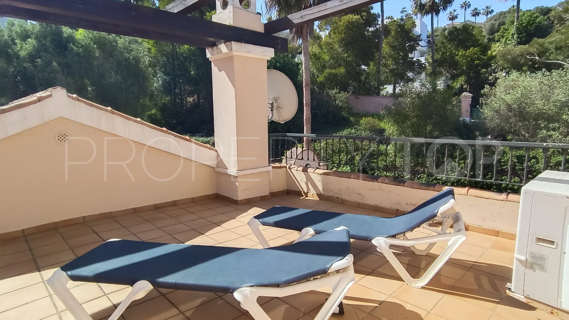 For sale villa in Zona F