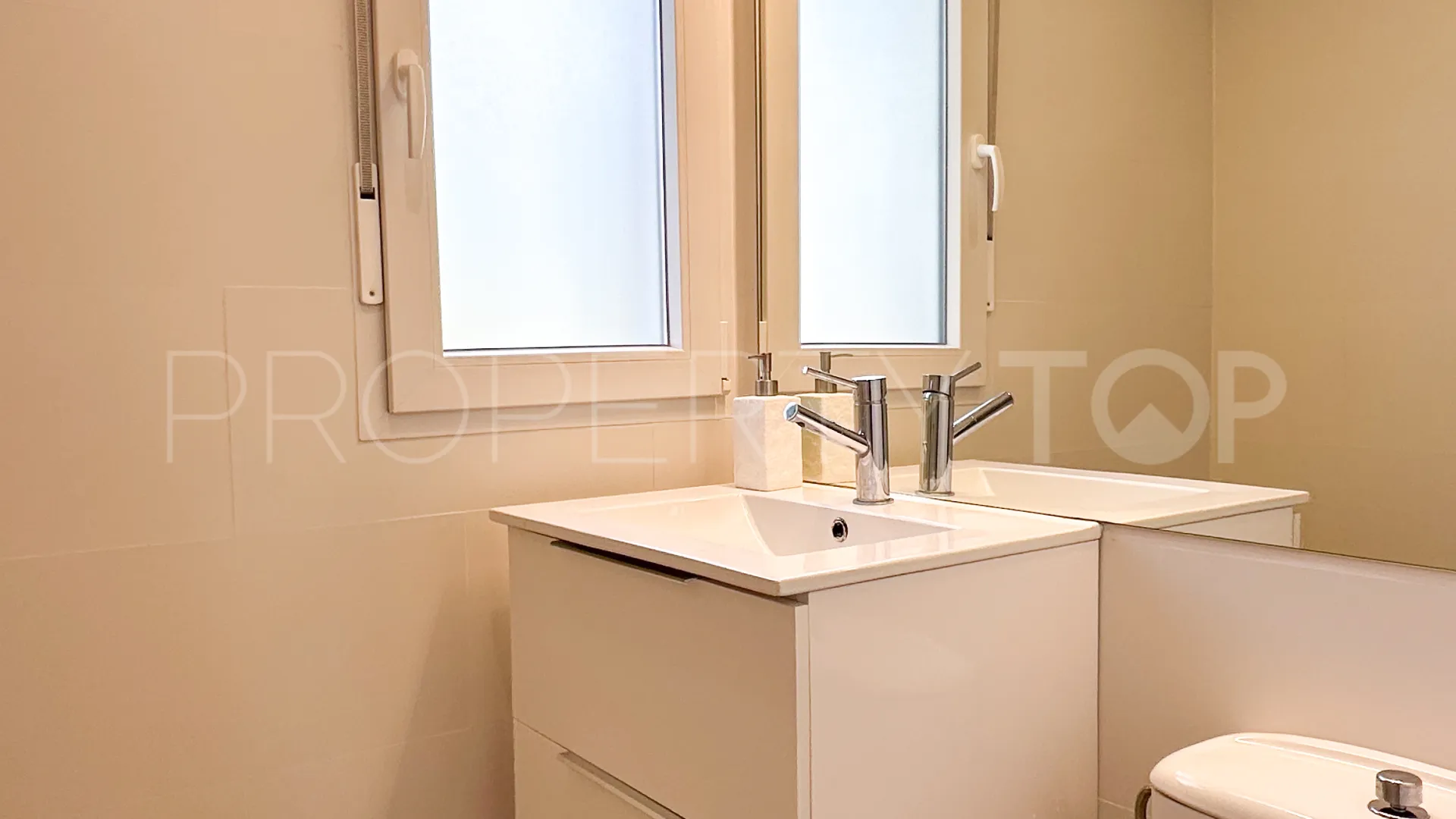 Jardines de Sotogrande, duplex con 2 dormitorios a la venta