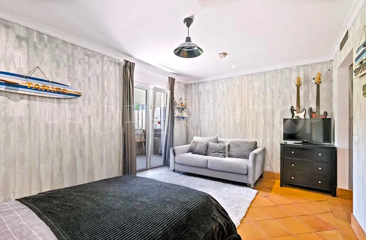 Se vende villa en Zona F con 4 dormitorios