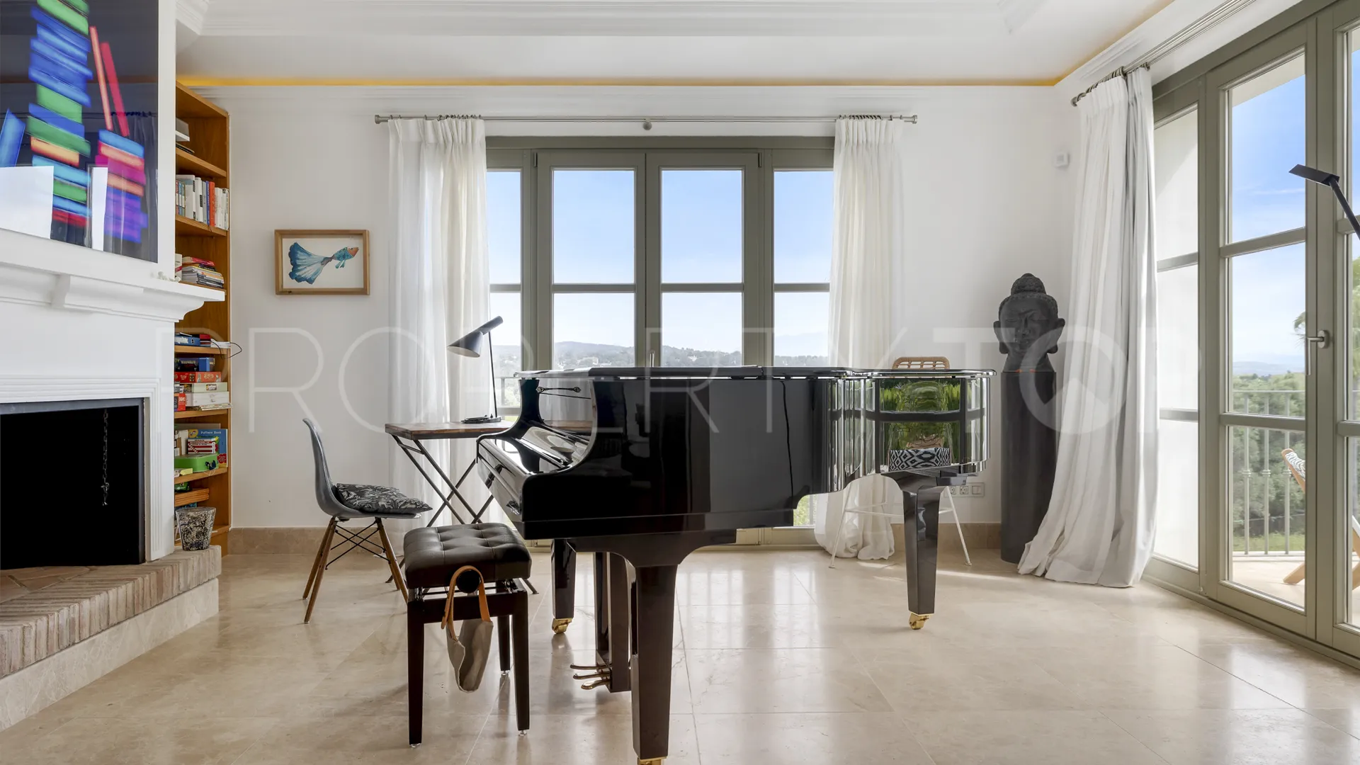 Villa for sale in Zona F with 5 bedrooms