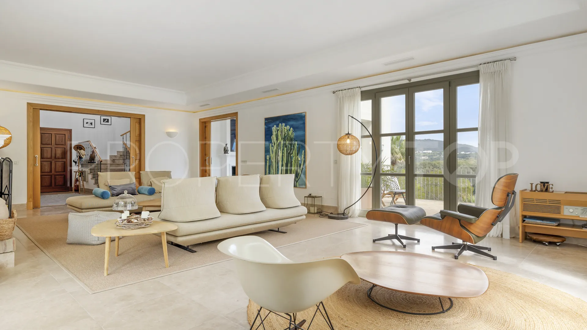 Villa for sale in Zona F with 5 bedrooms