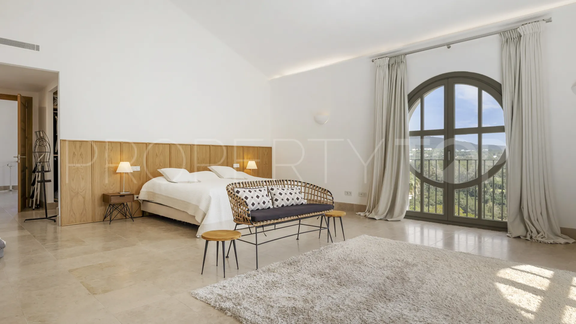 Villa for sale in Zona F with 5 bedrooms