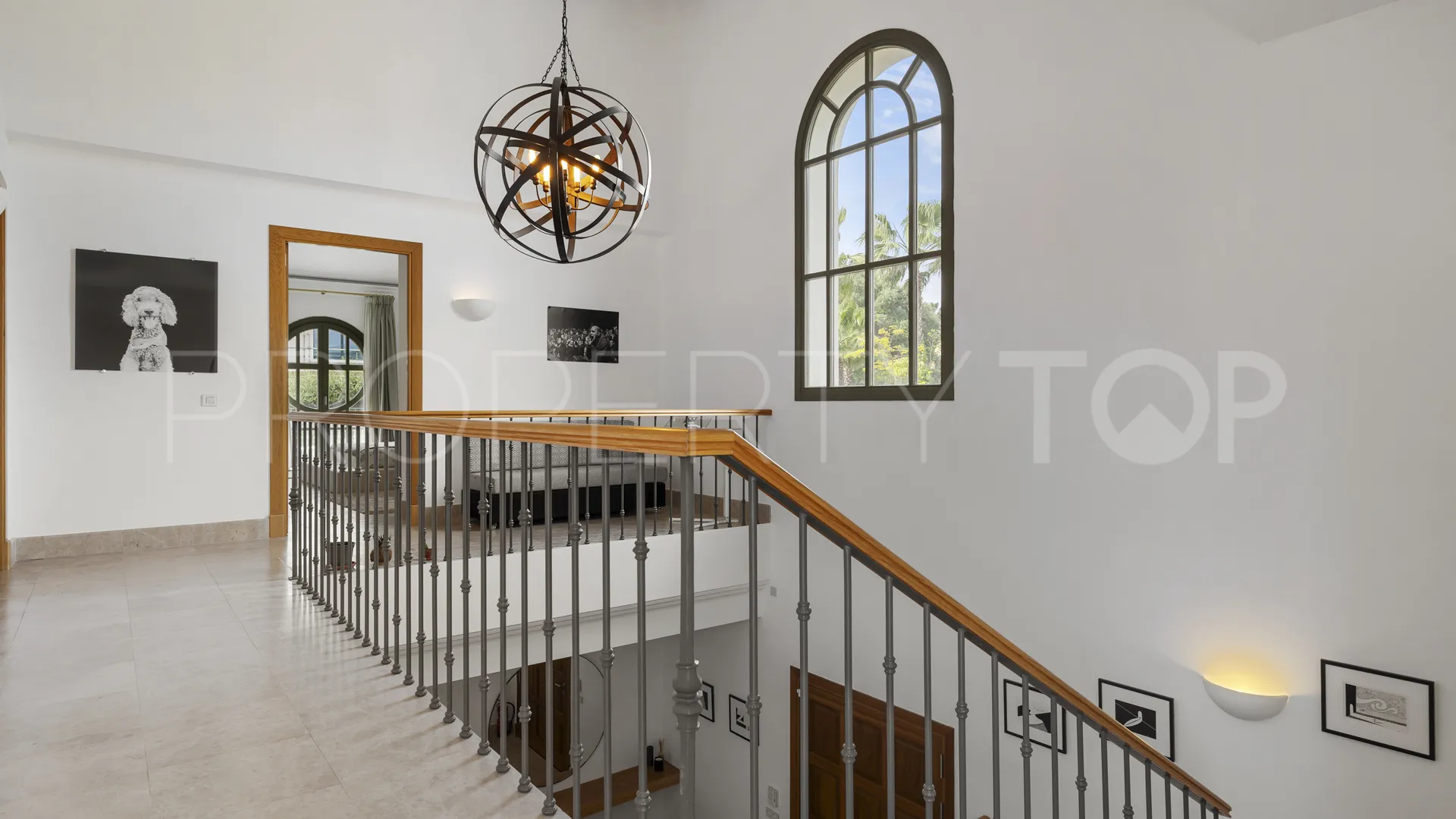 Villa for sale in Zona F with 5 bedrooms
