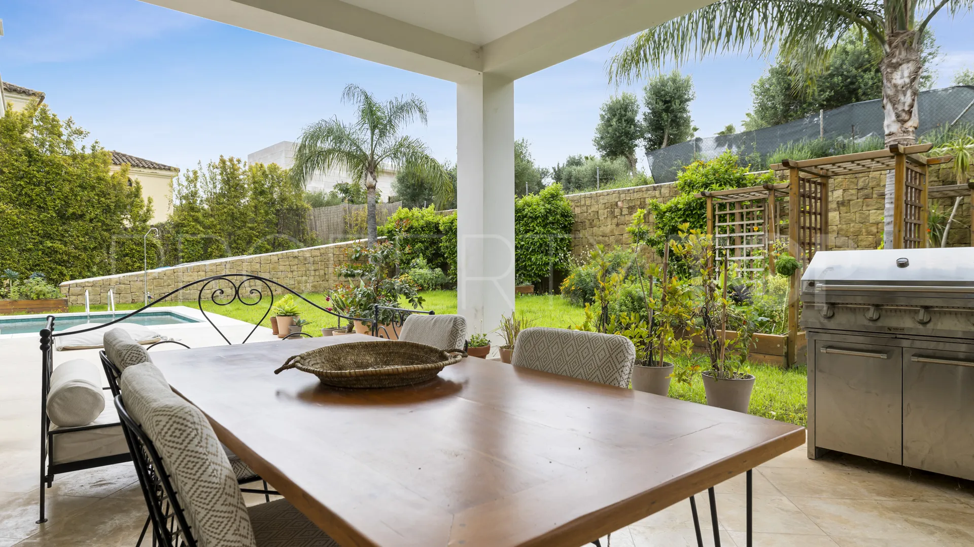 Villa for sale in Zona F with 5 bedrooms