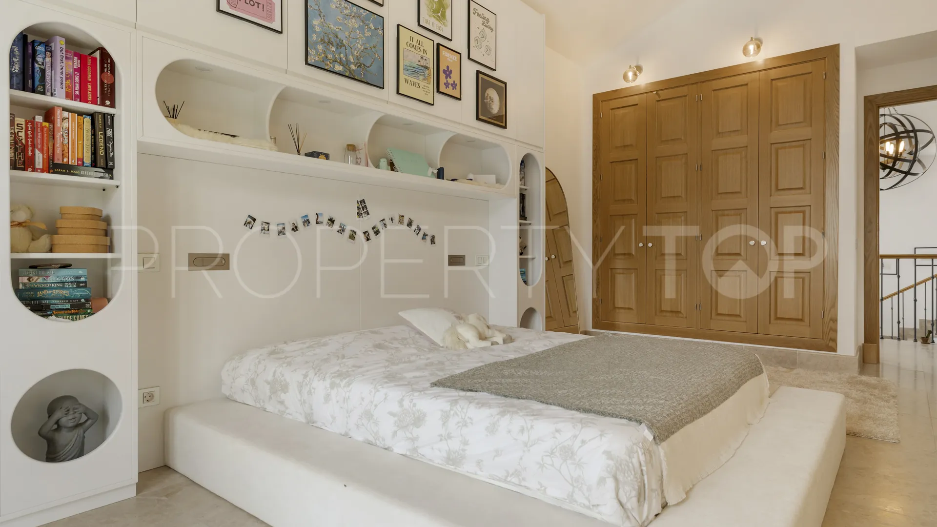 Villa for sale in Zona F with 5 bedrooms