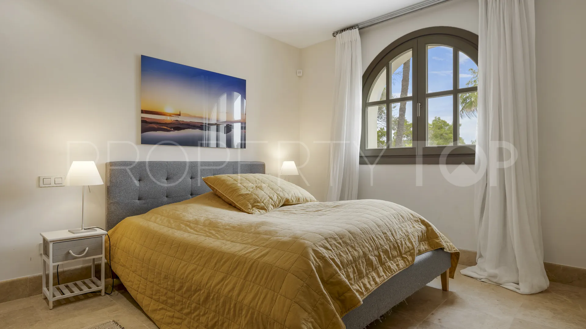 Villa for sale in Zona F with 5 bedrooms