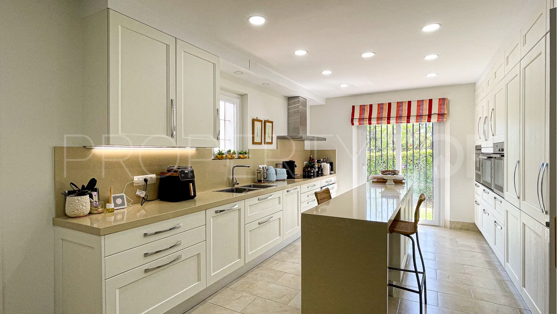 Villa for sale in Zona E