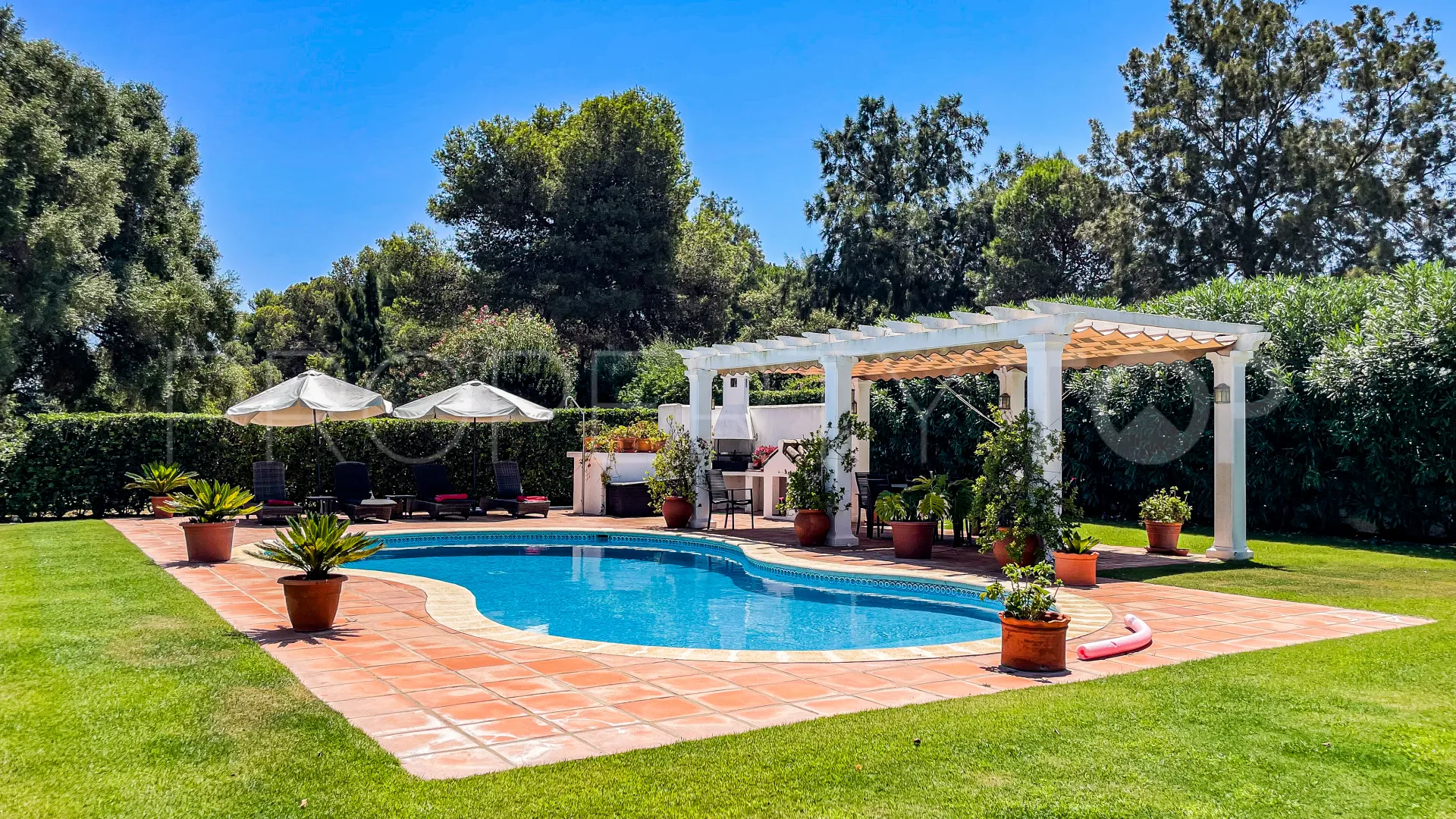 Villa for sale in Zona E