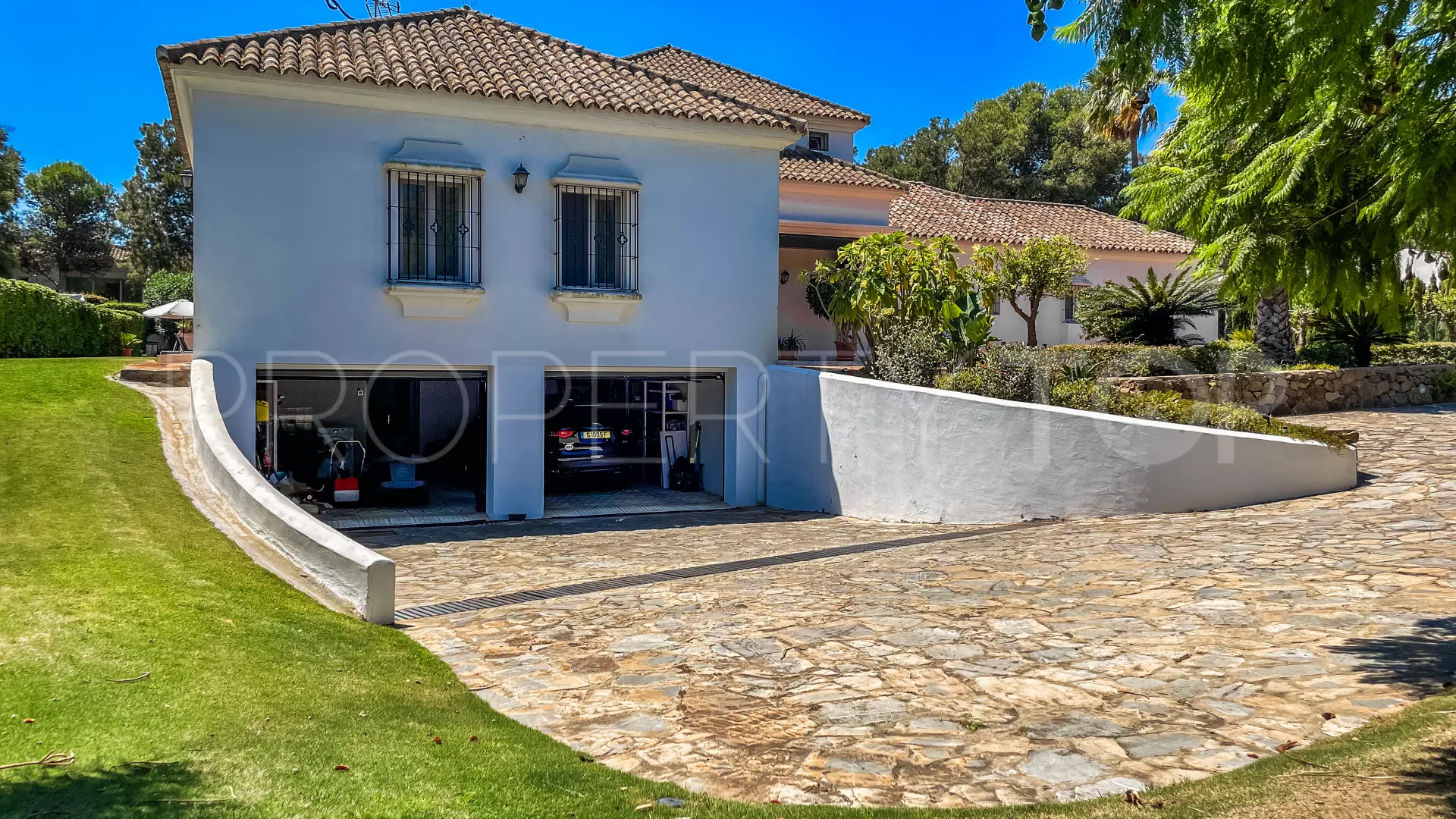 Villa for sale in Zona E