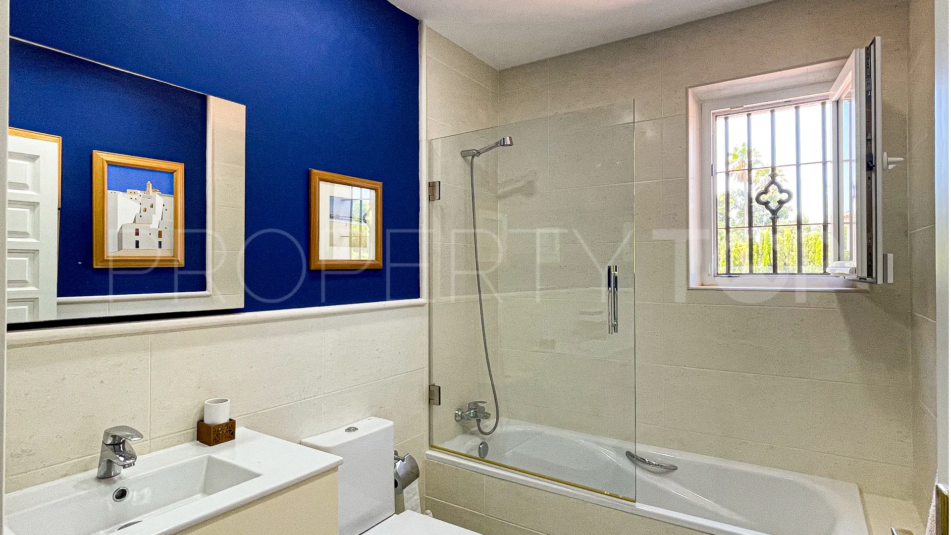 Villa for sale in Zona E